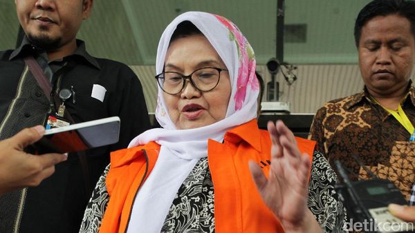 Siti Fadilah Kembali Diperiksa KPK