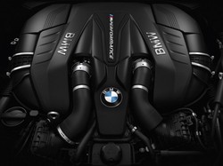 Tenang, Mobil Bensin Masih Dijual Sampai 30 Tahun Lagi