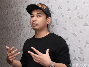 Buku Baru Raditya Dika Ubur-ubur Lembur Rilis 1 Februari