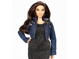 Barbie dengan Perut dan Bokong Berisi Ini Dibuat Terinspirasi Model Plus Size Barbie dengan Perut dan Bokong Berisi Ini Dibuat Terinspirasi Model Plus Size