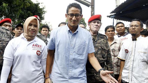 Sandiaga Uno Disambut Warga Kalisari Pasar Rebo