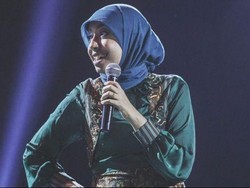 Komedian Muslim Sakdiyah Maruf Tak Ragu Bicara Demokrasi dan Islam