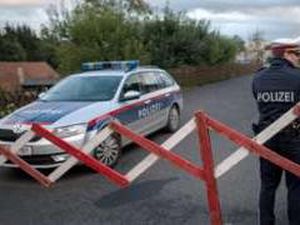 Polisi Austria Tangkap 30 Orang dalam Operasi Antiterorisme Polisi Austria Tangkap 30 Orang dalam Operasi Antiterorisme