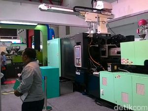 Mesin Pembuat Plastik Asal Korsel Ini Dipakai Pabrik Otomotif dan Elektronik