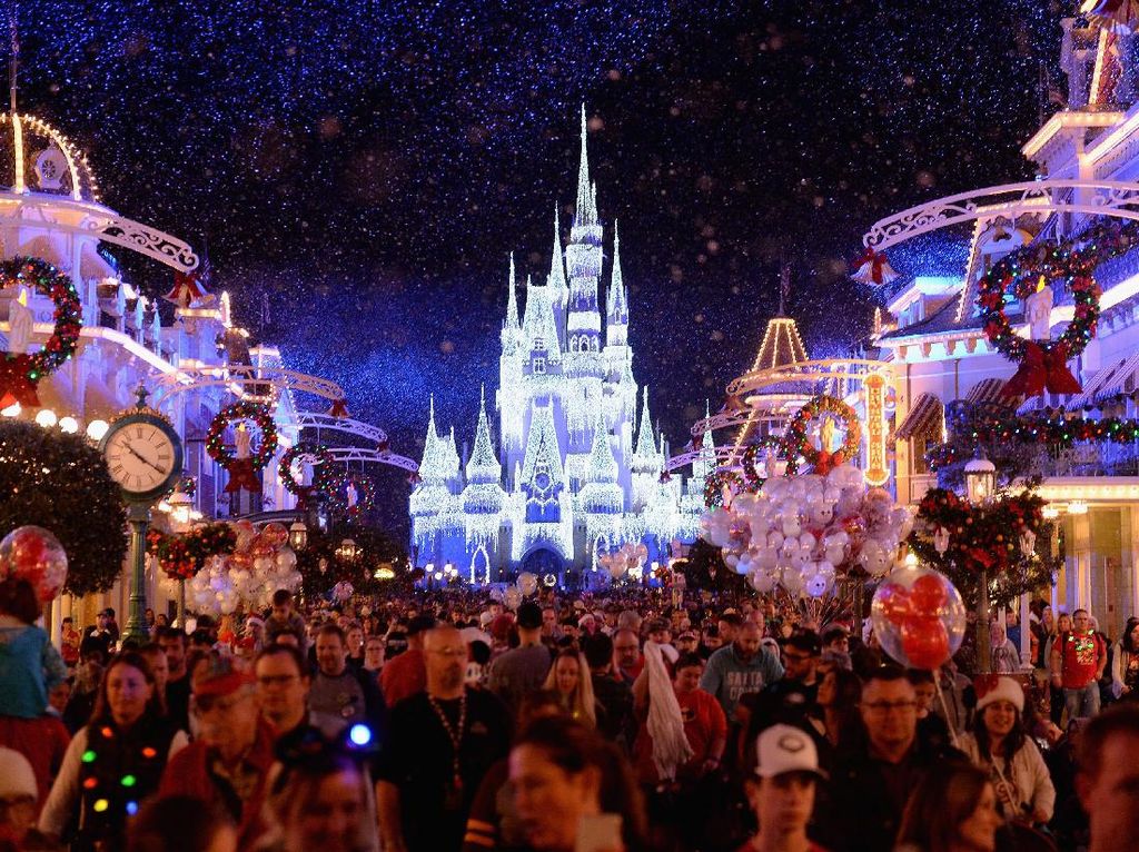 Disney World Akan Kurangi Jam Buka di Bulan Desember