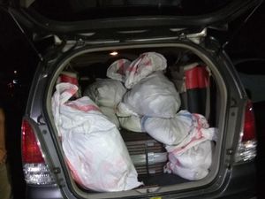 BNN Sita Senjata Api saat Gerebek Gudang Narkoba di Tangerang BNN Sita Senjata Api saat Gerebek Gudang Narkoba di Tangerang