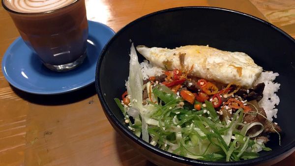 Nongkrong di Kafe Pejaten Ini Bisa Cicip Nasi Gyutan dan Cafe Mocha yang Sedap