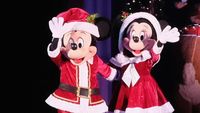 Sambut Natal, Mari Berpesta Bareng Mickey Mouse Cs
