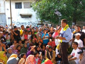 Saat Seragam Kemeja Putih Absen dari Kampanye Anies