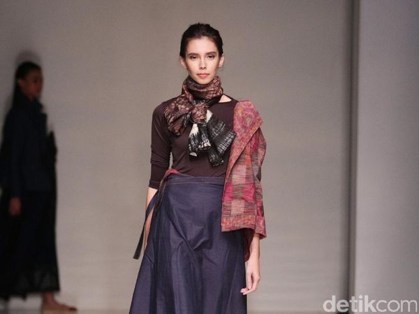 Foto: Koleksi Tuty Cholid Di IPMI Trend Show 2017