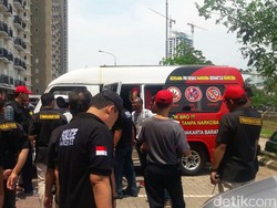 Polisi Sita Bumbu Ganja dari WN Nigeria yang Dirazia di Apartemen Park View