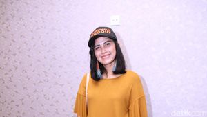 Dinda Kanya Dewi Lagi Happy
