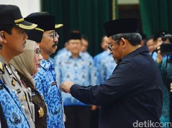 Sesali Kasus Dugaan Suap Atty dan Itoc, Aher: Jangan Korupsi, Allah Maha Melihat