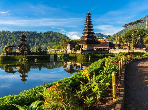 Foto: Eksotisnya Pura Ulun Danu Bratan Dijepret Kamera