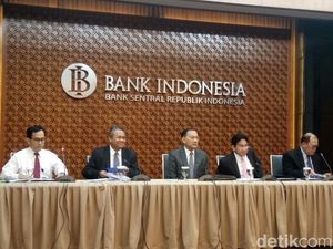 Trump dan Ketidakpastian Global Bikin Rupiah Melemah 2,53% di November