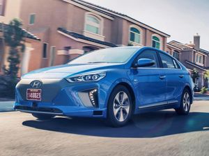 Hyundai Ioniq Ramaikan Pasar Mobil Otonom