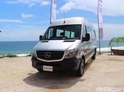 Mercy Sprinter Sasar Bisnis Travel