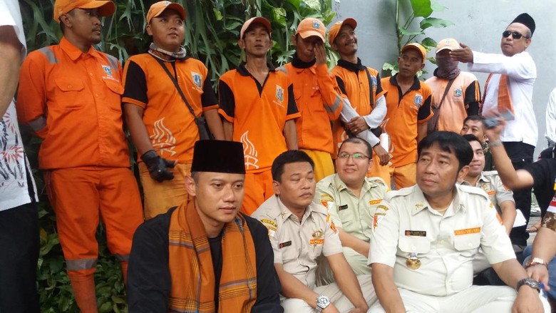 Agus Ucapkan Terima Kasih ke Pasukan Oranye yang Datangi Kampanyenya