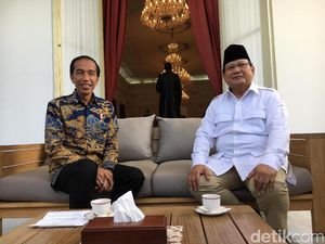 Jokowi-Maruf Disukai Emak-emak, Prabowo-Sandi Dipilih Kaum Terpelajar Jokowi-Maruf Disukai Emak-emak, Prabowo-Sandi Dipilih Kaum Terpelajar