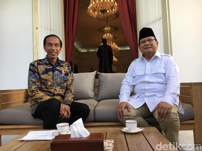 Momen Bersama Jokowi-Prabowo yang Diisukan Duet di 2019