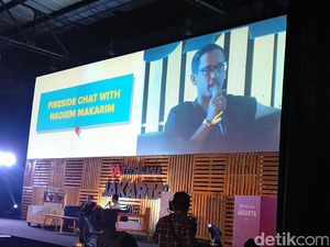 Bos Go-Jek Punya Misi Pensiunkan Uang Kertas