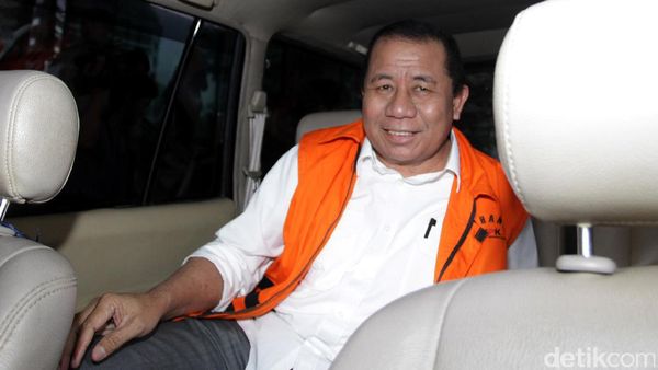 Masa Penahanan Amran HI Mustary Diperpanjang