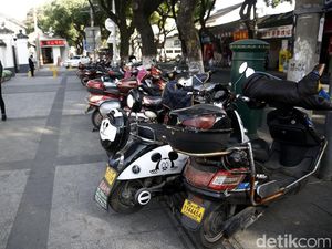 Agar Kulit Aman Saat Naik Motor Siang Hari, Jangan Lupakan Sarung Tangan