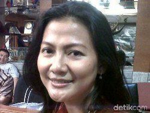 Kesedihan Mendalam Iga Mawarni Ditinggal Suami untuk Selamanya