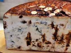 Bosan Keju Biasa? Sekarang Ada Keju Bercitarasa Cokelat