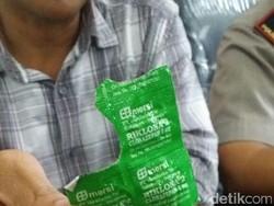 Desi Si Model Majalah Minum Obat Penenang dan Anggur Merah Sebelum Jatuh