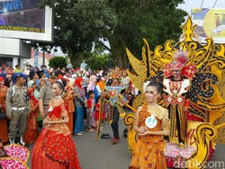 Karnaval Batik Nusantara 2016 di Bengkulu, Meriah!