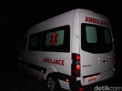 Ancaman Pidana Buat Pemobil Halangi Ambulans di Jalan Raya