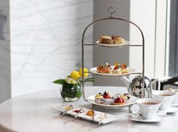 Nikmati High Tea dengan Tartlets hingga Cake Pops Buatan Instabaker dari Malaysia