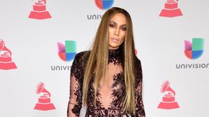 Seksinya Jennifer Lopez di Latin Grammy Awards 2016