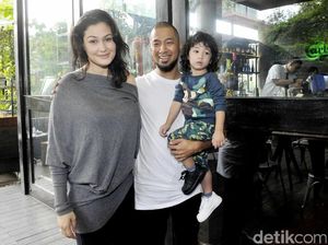Happy Family! Marcel Siahaan Bersama Keluarganya