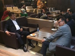 Saat JK Diskusi Lesehan di Pesawat, Bahas Ekonomi Hingga Tax Amnesty Trump