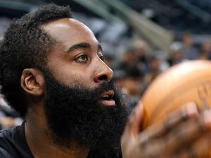 Triple-Double Harden Bantu Rockets Kalahkan Trail Blazers