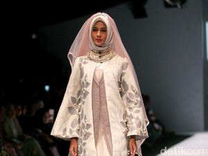 Desainer Irna Mutiara Ungkap Kesalahan Pengertian Bahan Voile Desainer Irna Mutiara Ungkap Kesalahan Pengertian Bahan Voile