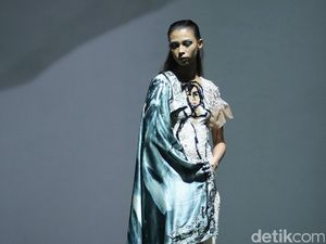 Foto: Koleksi Mel Ahyar di IPMI Trend Show 2017 Foto: Koleksi Mel Ahyar di IPMI Trend Show 2017