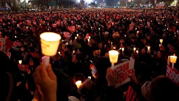 Ribuan Warga Korsel Tuntut Presiden Park Mundur