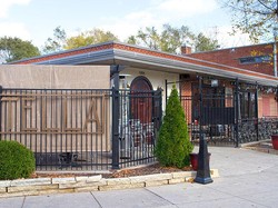 Pendukung Donald Trump yang Makan di Restoran Ini Dikenai Tarif Lebih Mahal