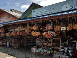 Liburan ke Bengkulu, Jangan Lupa Borong Oleh-oleh di Anggut Atas