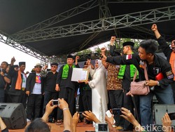 Dapat Dukungan dari FBR, Sylviana Murni Pamer ke Agus Lewat Foto