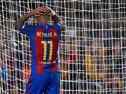 Sedang Puasa Gol, Neymar Malah Cedera