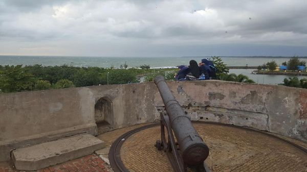 Potret Benteng Cantik Nan Mistis di Bengkulu