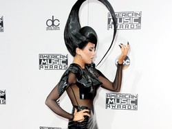 Foto: 5 Seleb Berbusana Terburuk di American Music Awards 2016