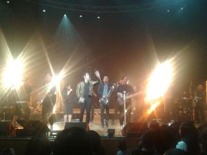 Afgan Bawakan Jalan Terus dengan Romantis Saat Konser di Singapura