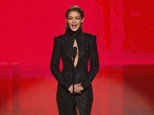 Dituding Rasis karena Tiru Gaya Melania Trump, Gigi Hadid Minta Maaf