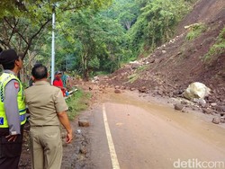 Longsor di Jalur Trenggalek-Ponorogo Terus Terjadi, Evakuasi Ditunda