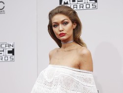 Gigi Hadid Raih Penghargaan Model Terbaik Tahun Ini
